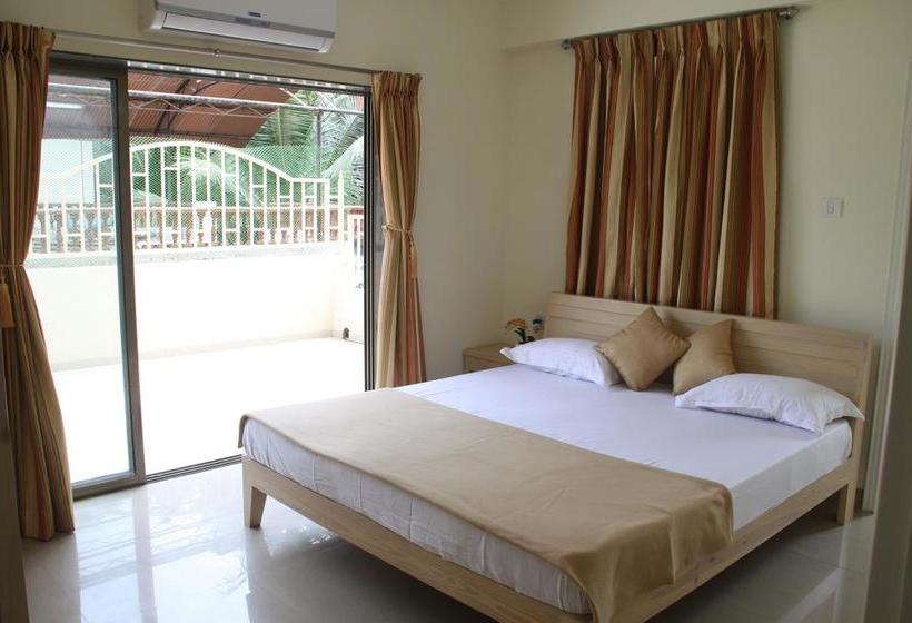 Hotel Pramila Court 11