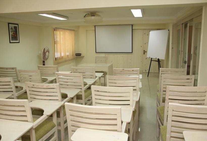 Hotel Pramila Court 12