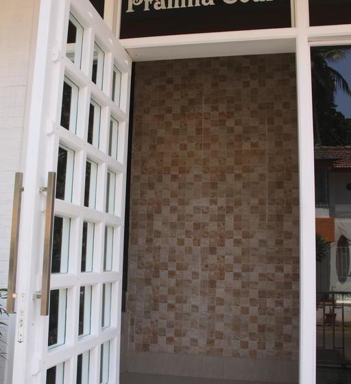 Hotel Pramila Court 14