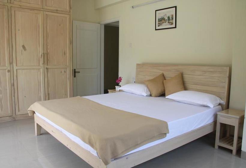 Hotel Pramila Court 8