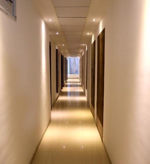 Bed and Breakfast Adarsh Palace 9