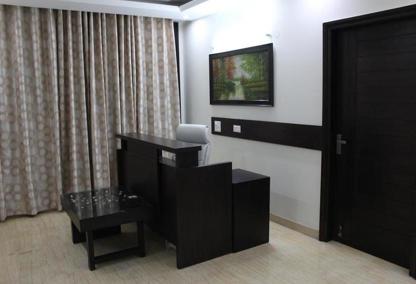 Hotel Indira Homes 10