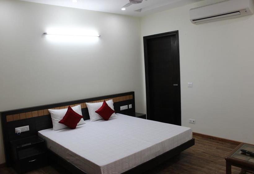 Hotel Indira Homes 11