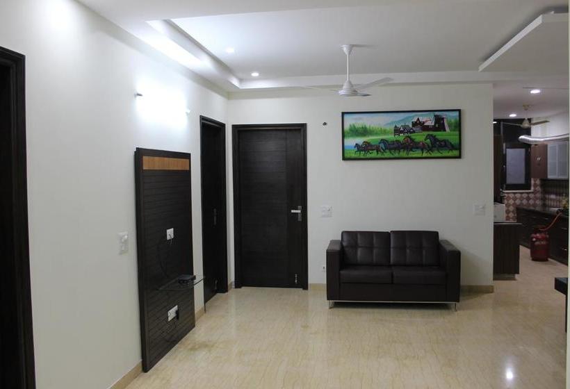Hotel Indira Homes 12