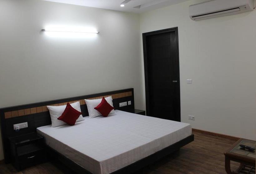Hotel Indira Homes 15