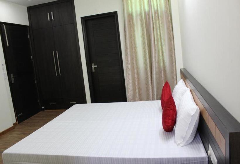 Hotel Indira Homes 16