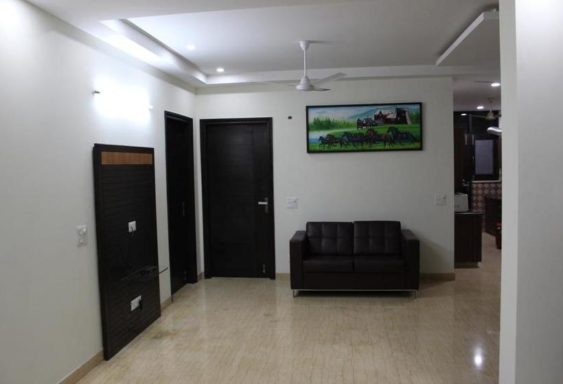 Hotel Indira Homes 2