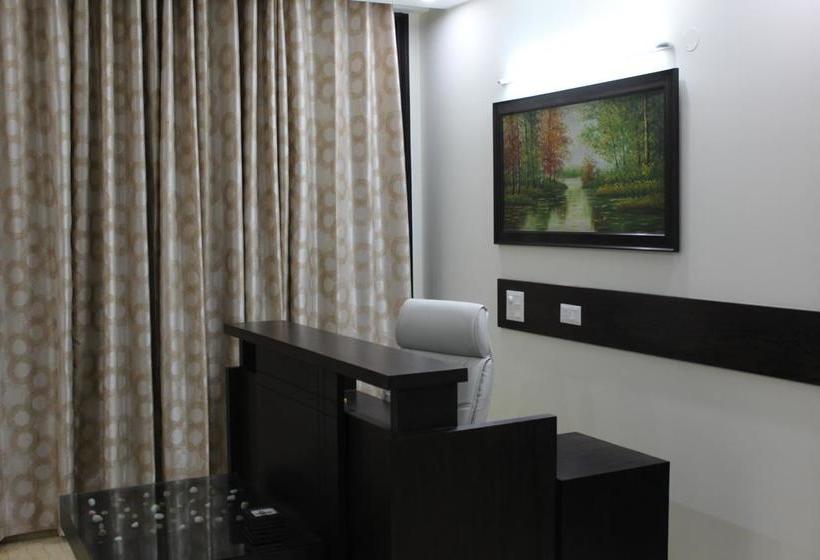 Hotel Indira Homes 4