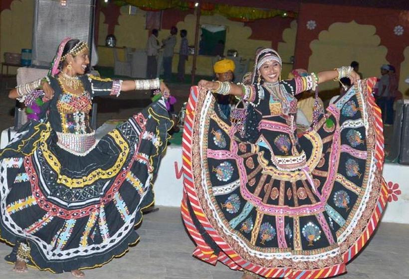 Hotel Qutub Villa 18
