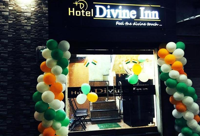 Hotel Divine Inn 10