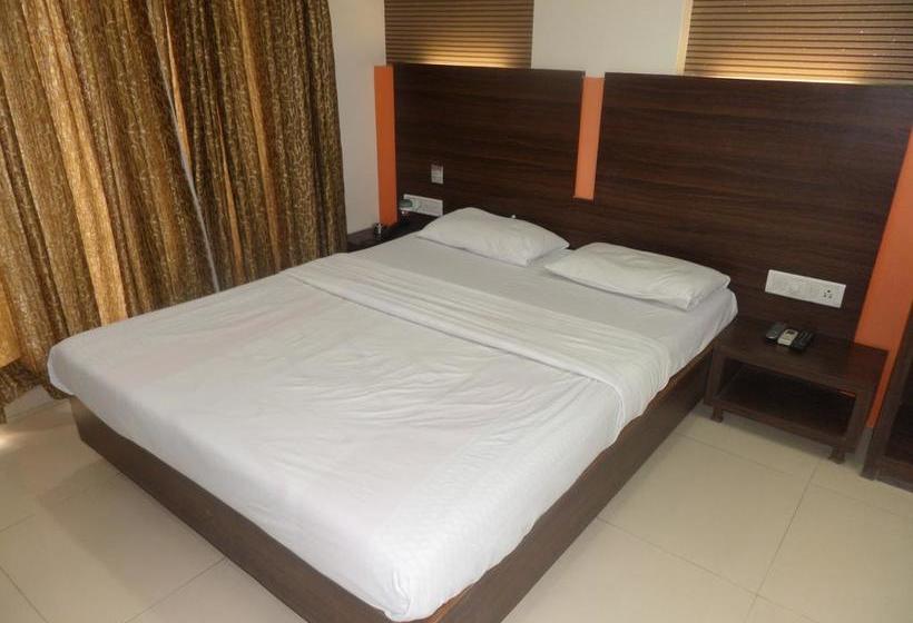 Hotel Risshi Residency 14