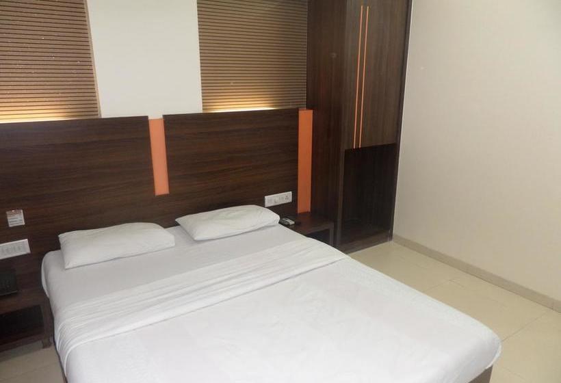 Hotel Risshi Residency 19