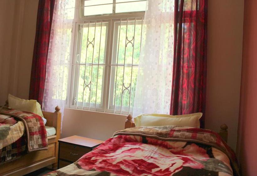 Hotel The Shire Kalimpong 12