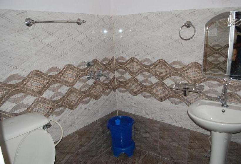 Hotel Golden Woods 10