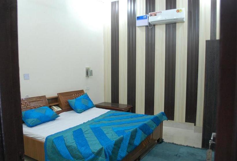 Hotel Golden Woods 11