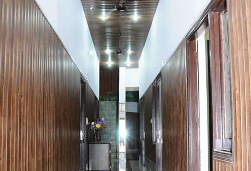 Hotel Golden Woods 12