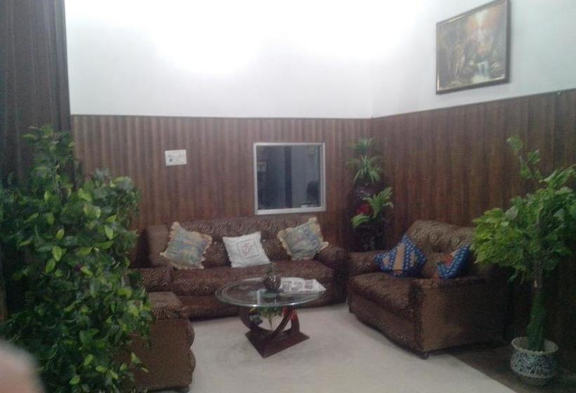 Hotel Golden Woods 16