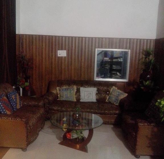 Hotel Golden Woods 19