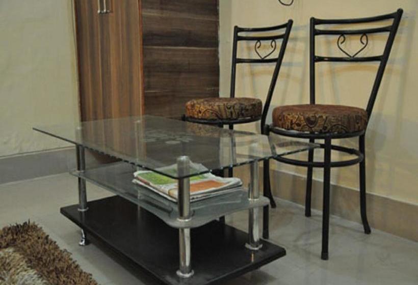 Hotel Golden Woods 2