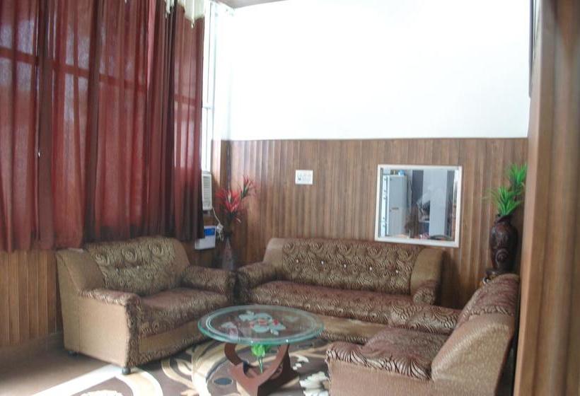 Hotel Golden Woods 9