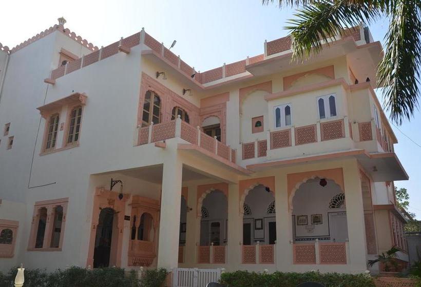 Hotel Kishan Palace 11