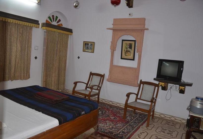 Hotel Kishan Palace 4