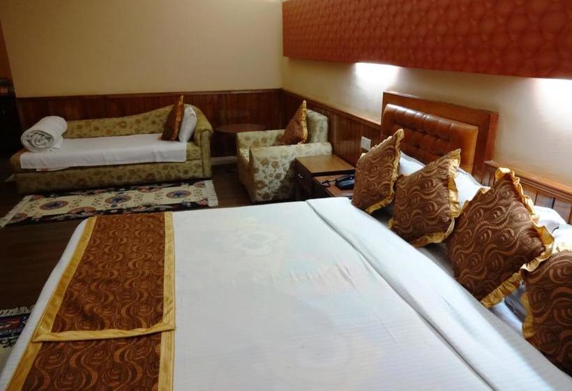 Resort Yarlam Portico 1