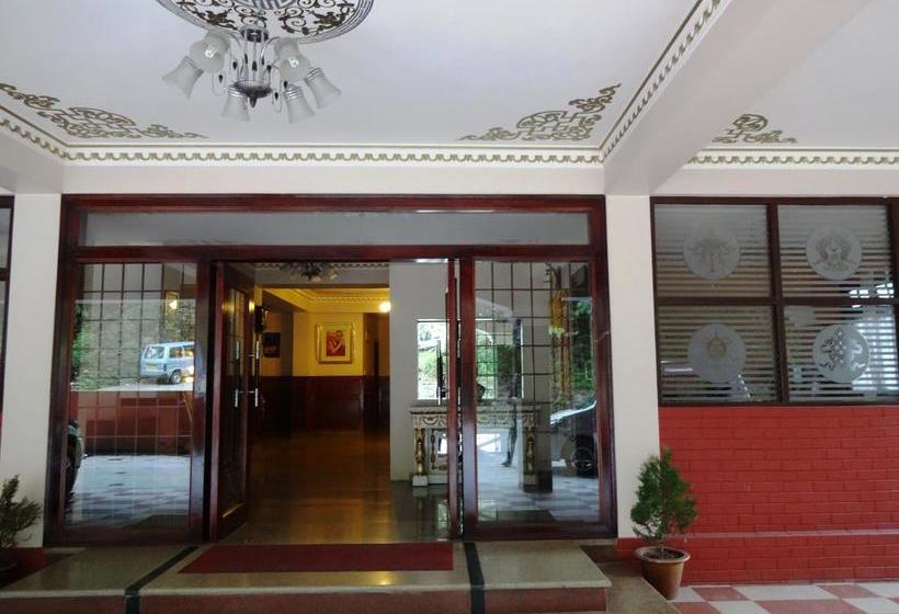 Resort Yarlam Portico 8