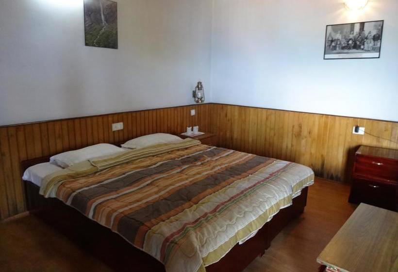 Rinchingpong Village Resort 12