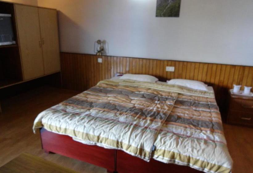 Rinchingpong Village Resort 13