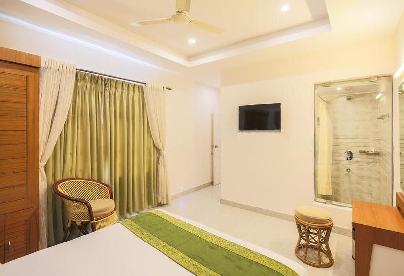 Hotel Monsoon Grande 18