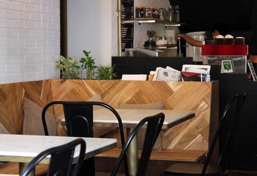 Old Quarter By Thehostelcrowd 17