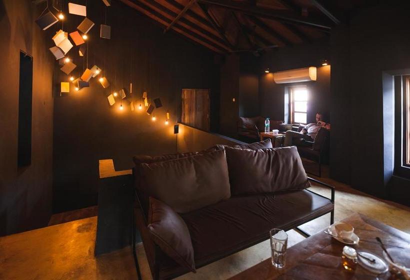 Old Quarter By Thehostelcrowd 18