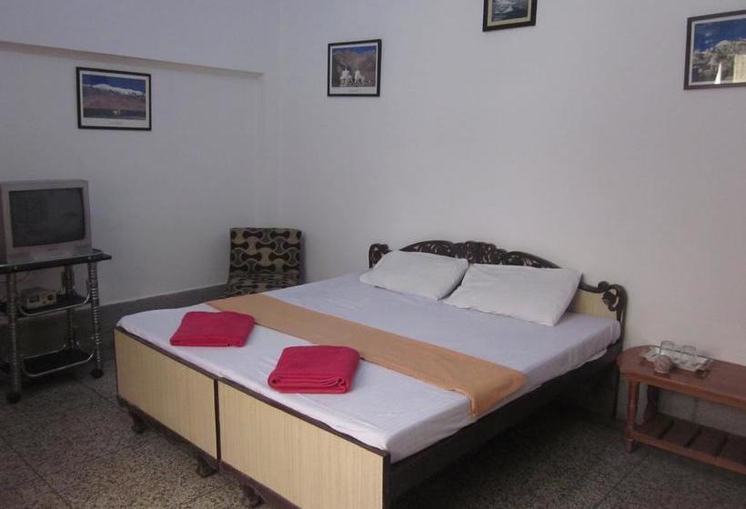 Bed and Breakfast Khushi Paying Guest House 10