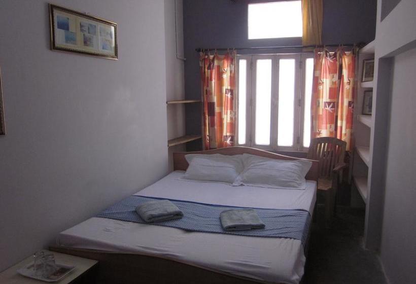 Bed and Breakfast Khushi Paying Guest House 12