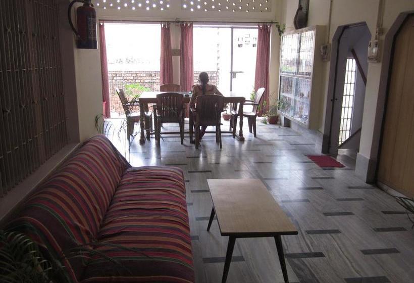 Bed and Breakfast Khushi Paying Guest House 2