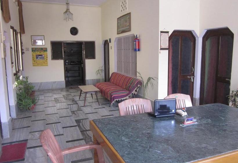 Bed and Breakfast Khushi Paying Guest House 3