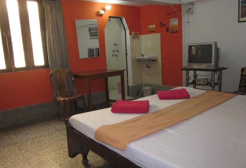 Bed and Breakfast Khushi Paying Guest House 7