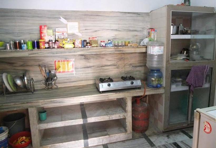 Bed and Breakfast Khushi Paying Guest House 8