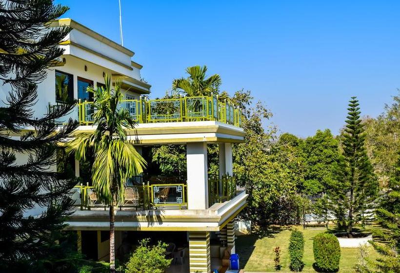 Amidhara Avezika Resort 10