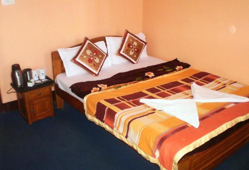 Hotel Hill Crown Retreat 13