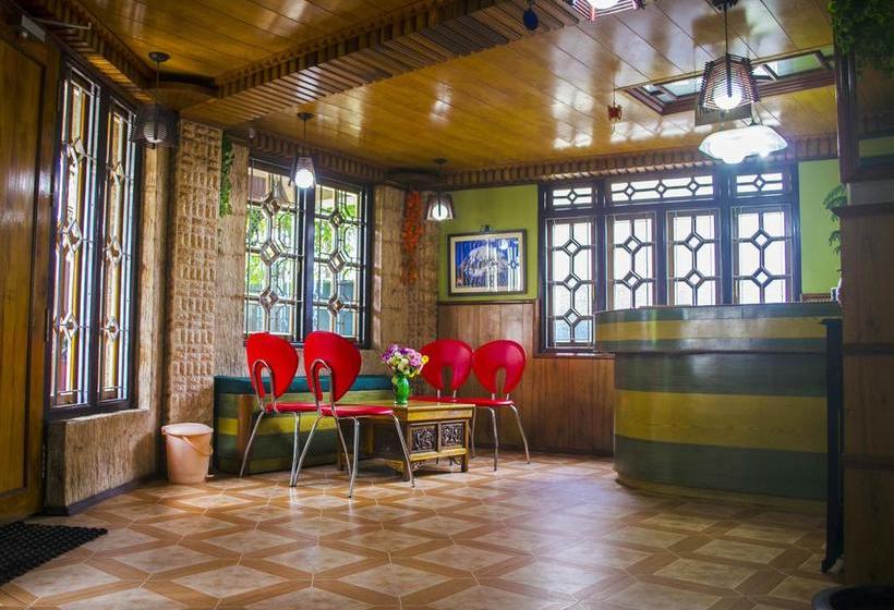 Hotel Hill Crown Retreat 19