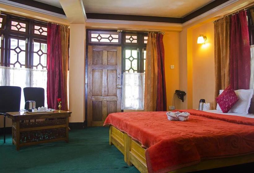 Hotel Hill Crown Retreat 5