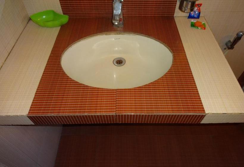 Hotel Royal Residency 11