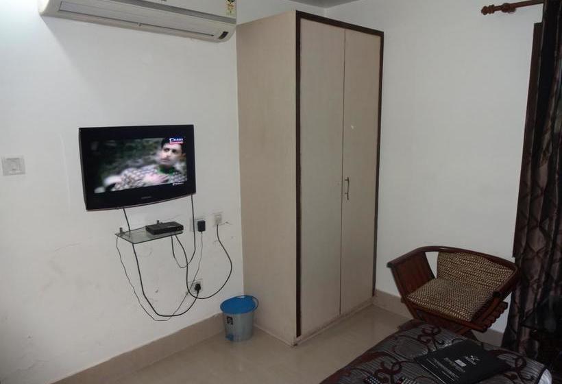 Hotel Royal Residency 14