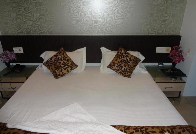 Hotel Royal Residency 15