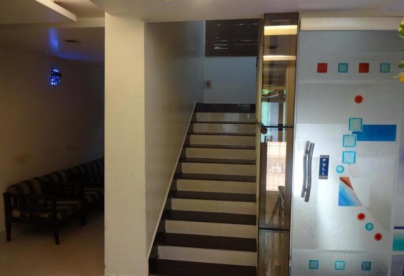 Hotel Royal Residency 4