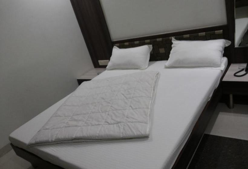 Hotel Somdeep Palace 12