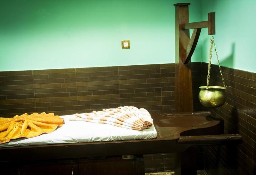 Hotel The Presidency Classic 18