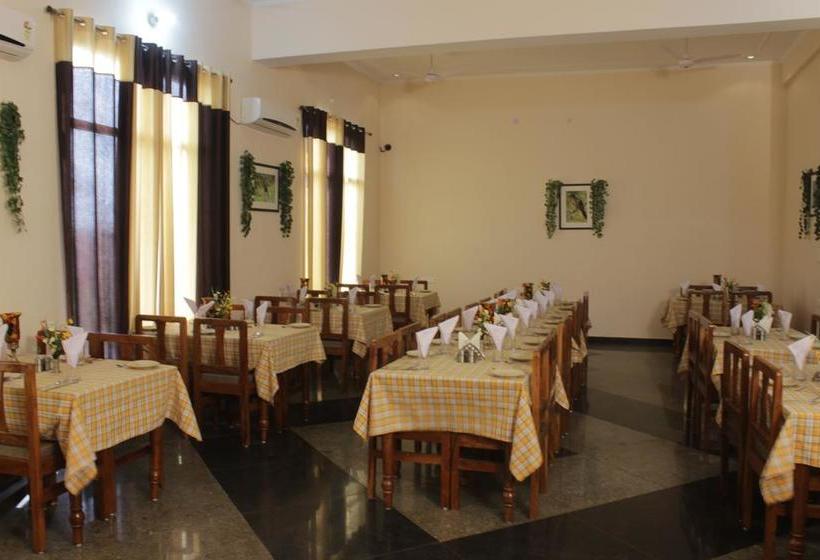 Geetanjali Hotel & Motel 17